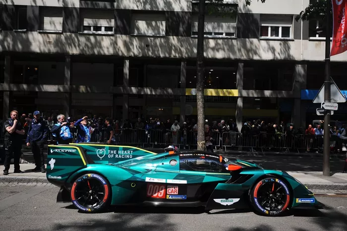 #009 Aston Martin Thor Team Aston Martin Valkyrie