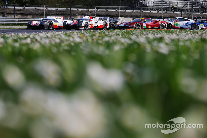 #1 Porsche Team Porsche 919 Hybrid: Ніл Яні, Андре Лоттерер, Нік Тенді, #7 Toyota Gazoo Racing Toyota TS050 Hybrid: Майк Конвей, Камуі Кобаясі, Юдзі Кунімото