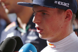 Max Verstappen, Red Bull Racing avec les médias