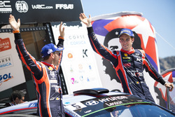 Le vainqueur Thierry Neuville, Nicolas Gilsoul, Hyundai i20 Coupe WRC, Hyundai Motorsport