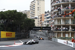 Сергей Сироткин, Williams FW41, и Стоффель Вандорн, McLaren MCL33