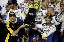 Le vainqueur Chase Elliott, Hendrick Motorsports Chevrolet Camaro