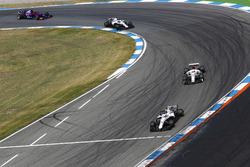 Sergey Sirotkin, Williams FW41, leads Marcus Ericsson, Sauber C37, Lance Stroll, Williams FW41 and Brendon Hartley, Toro Rosso STR13