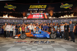 Scott Dixon, Chip Ganassi Racing Honda celebrates in victory lane with guests