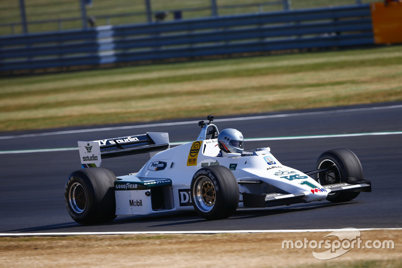 Guy Martin conduce un Williams FW08C de 1983