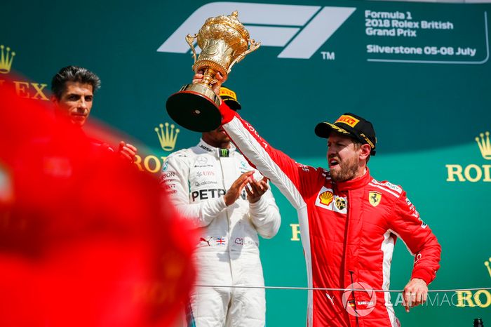 Pese a hacer la pole en el GP de Gran Bretaña, Hamilton fue segundo. Ganó Sebastian Vettel