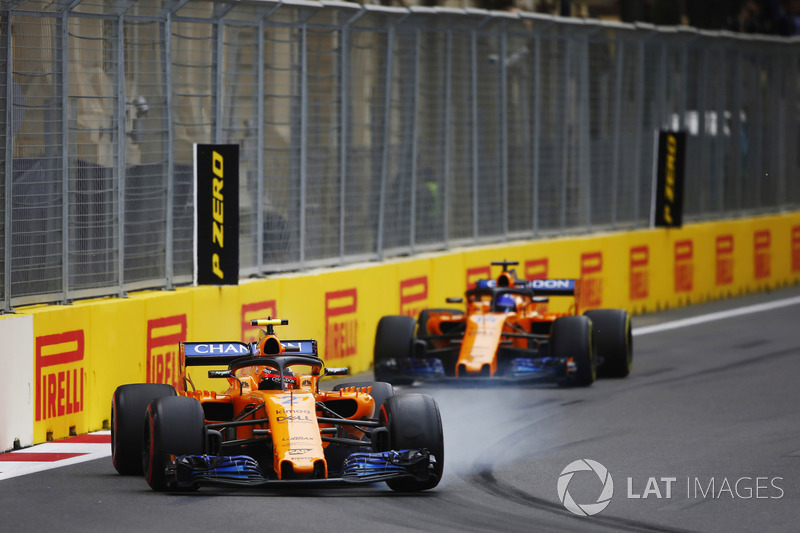 Stoffel Vandoorne, McLaren MCL33 Renault,  Fernando Alonso, McLaren MCL33 Renault