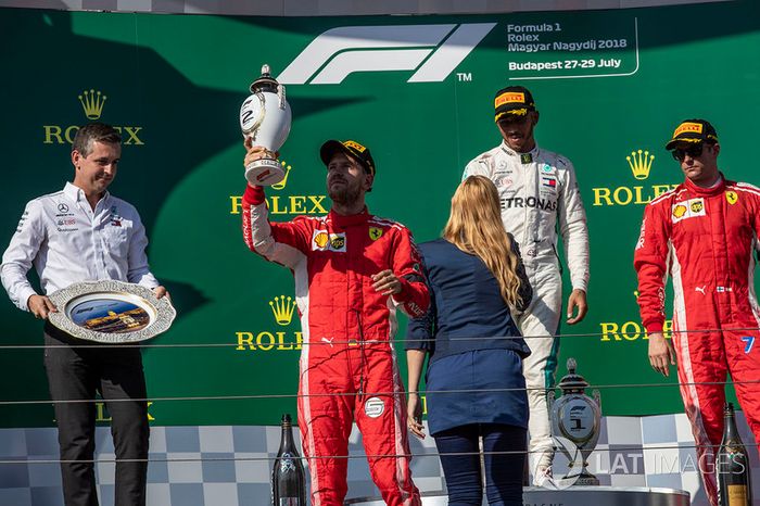 Podio: segundo lugar Sebastian Vettel, Ferrari