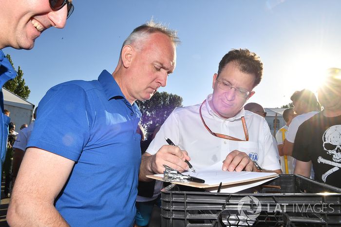 Aldo Costa, en la carrera de balsas