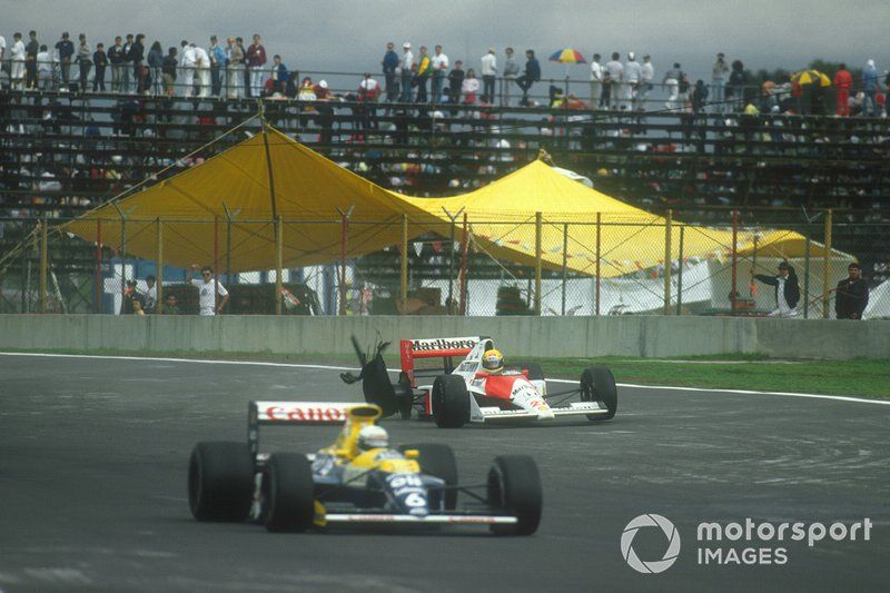 Ayrton Senna, McLaren MP4/5B Honda, conseguir un pinchazo de neumáticos, Riccardo Patrese, Williams FW13B Pasa Renault