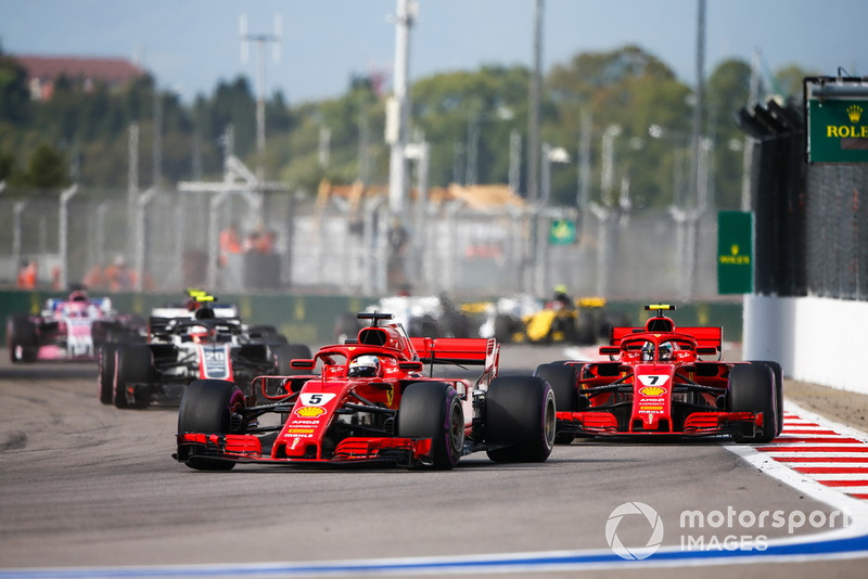 Sebastian Vettel, Ferrari SF71H, Kimi Raikkonen, Ferrari SF71H