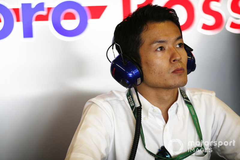 Naoki Yamamoto in the Toro Rosso garage