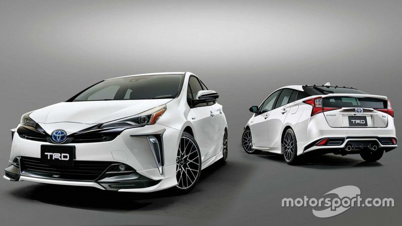 Toyota Prius 2019 року від TRD