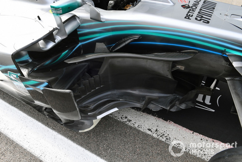 Vue détaillée des délfecteurs de Mercedes-AMG F1 W09