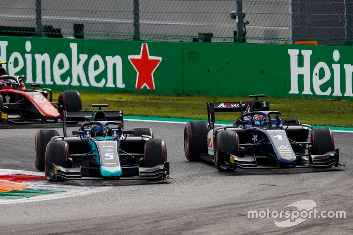Albon, Markelov et Russell ont bataillé fort tout au long de la course