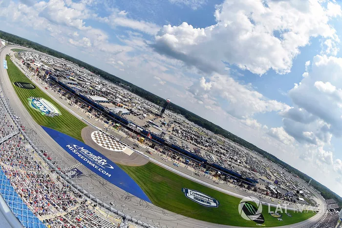 #3: Michigan International Speedway in Brooklyn (2 Meilen) - 206,558 mph