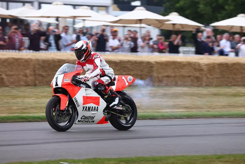 Wayne Rainey, con la Yamaha YZR500
