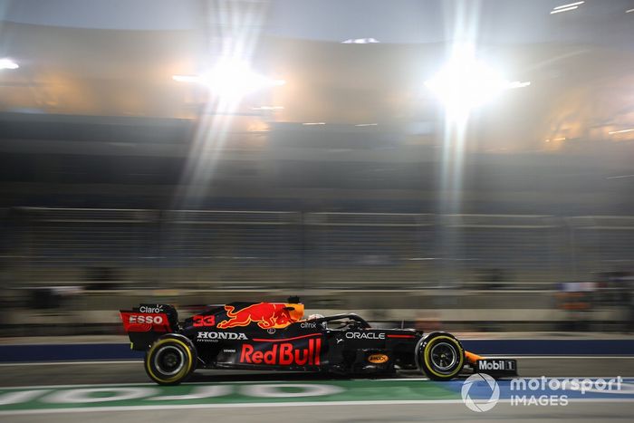 Max Verstappen, Red Bull Racing RB16B 