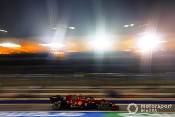 Carlos Sainz Jr., Ferrari SF21