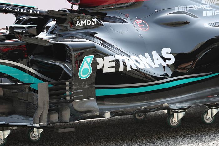Detalle del piso del Mercedes W12