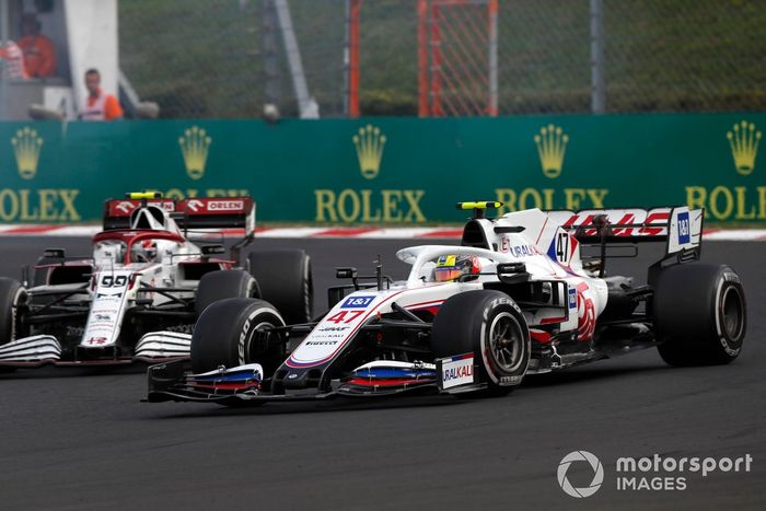 Mick Schumacher, Haas VF-21, Antonio Giovinazzi, Alfa Romeo Racing C41