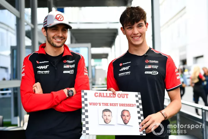Esteban Ocon, Haas F1 Team, Oliver Bearman, Haas F1 Team