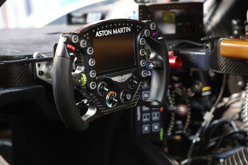 #007 Aston Martin Thor Team Aston Martin Valkyrie: Harry Tincknell, Tom Gamble, Ross Gunn