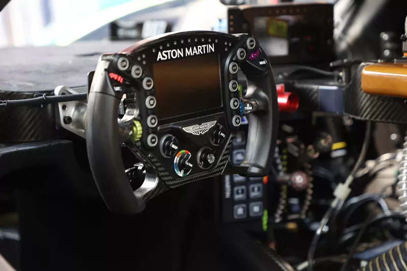 #007 Aston Martin Thor Team Aston Martin Valkyrie: Harry Tincknell, Tom Gamble, Ross Gunn