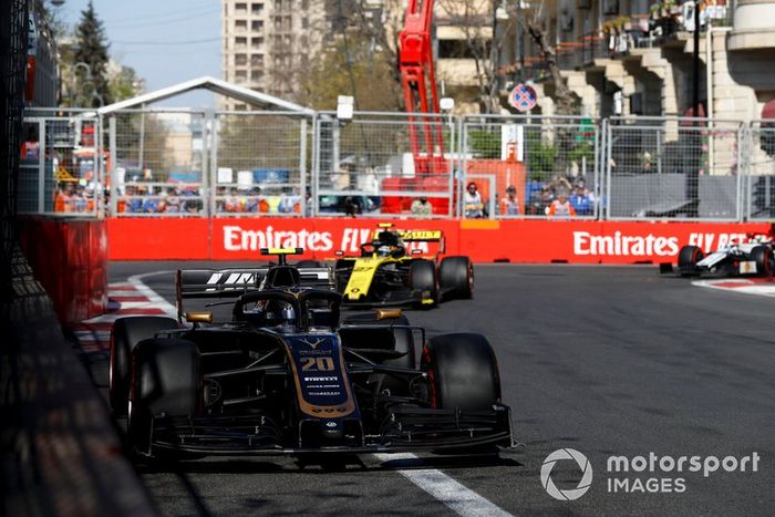 Kevin Magnussen, Haas F1 Team VF-19, Nico Hulkenberg, Renault R.S. 19