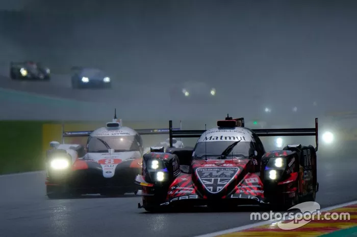 #3 Rebellion Racing Rebellion R-13: Nathanaël Berthon, Thomas Laurent, Gustavo Menezes, #8 Toyota Gazoo Racing Toyota TS050: Sébastien Buemi, Kazuki Nakajima, Fernando Alonso