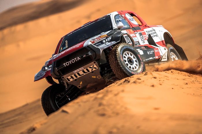 #207 Toyota Gazoo Racing Toyota: Giniel De Villiers, Dennis Murphy