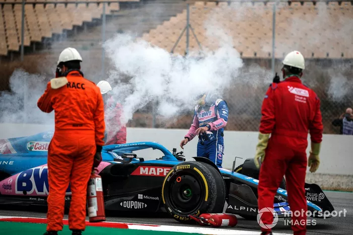 Fernando Alonso, Alpine A522, problemas de motor