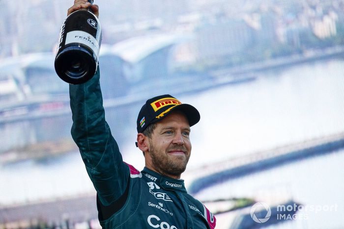 Podio: segundo lugar Sebastian Vettel, Aston Martin