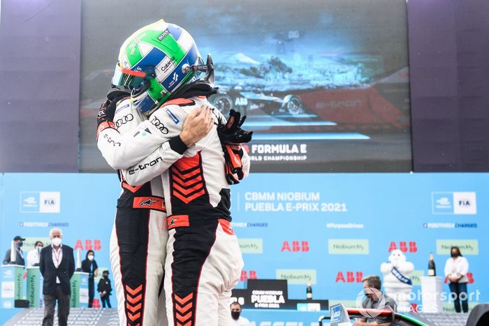 Segundo lugar Rene Rast, Audi Sport ABT Schaeffler, ganador Lucas Di Grassi, Audi Sport ABT Schaeffler, en Parc Ferme
