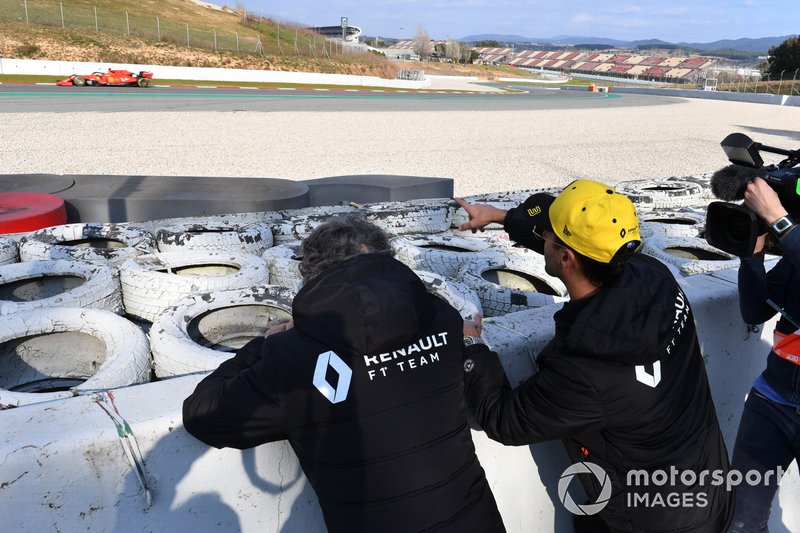 Daniel Ricciardo, Renault F1 Team ve Alain Prost, Renault F1 Team Danışmanı ve Charles Leclerc, Ferrari SF90