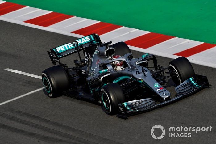 Lewis Hamilton, Mercedes AMG F1 W10. 