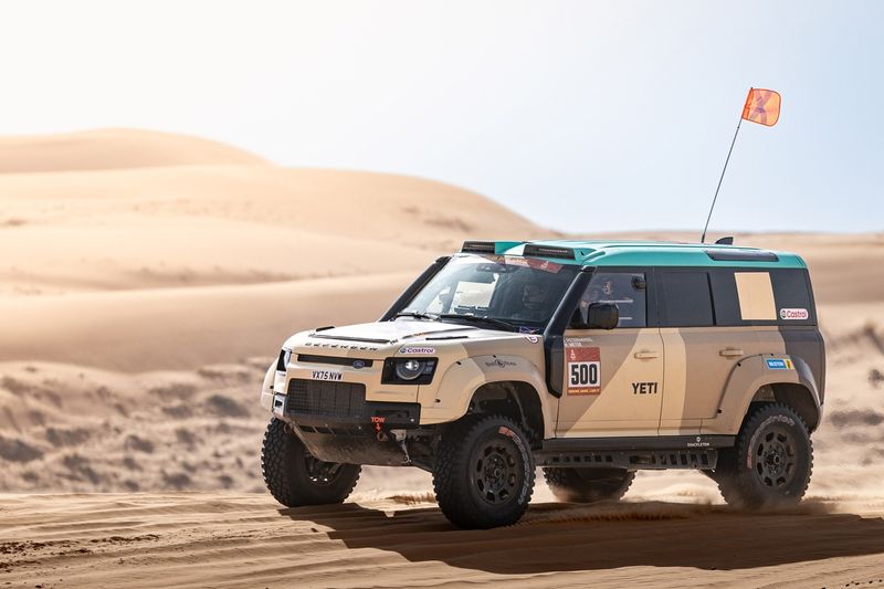 #500 Defender Rally Defender: Stephane Peterhansel, Michael Metge