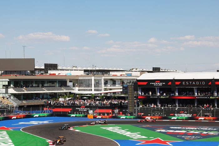 Oscar Piastri, McLaren, George Russell, Mercedes, Esteban Ocon, Haas F1 Team