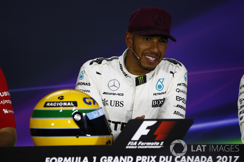 Ganador de la pole Lewis Hamilton, Mercedes AMG F1