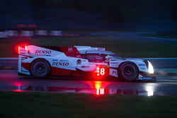#8 Toyota Gazoo Racing Toyota TS050 Hybrid: Ентоні Девідсон, Ніколя Лап'єрр, Казукі Накадзіма