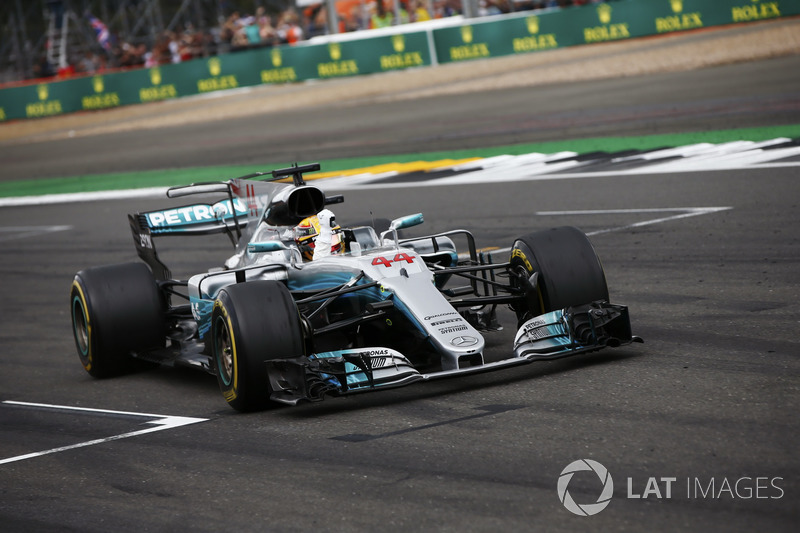 Lewis Hamilton, Mercedes AMG F1 W08, celebrates victory at the finish