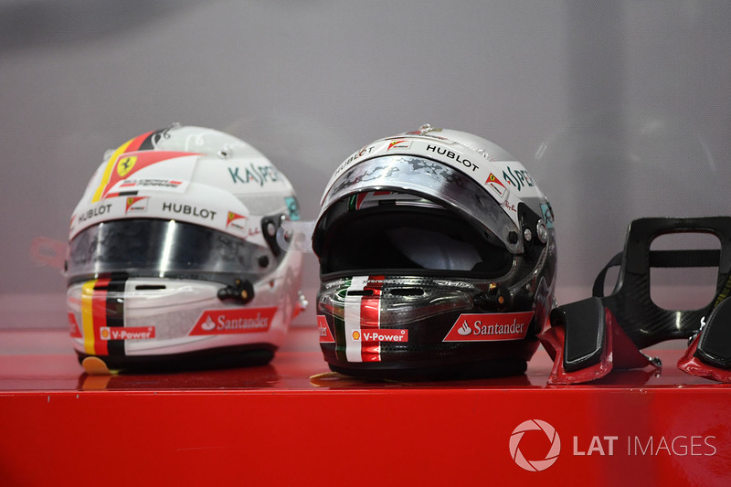 Sebastian Vettel, Ferrari casco y HANS device