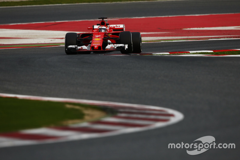 Kimi Raikkonen, con el Ferrari SF70H