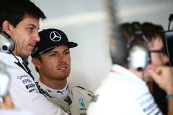 Nico Rosberg, Mercedes AMG F1 with Toto Wolff, Mercedes AMG F1 Shareholder and Executive Director