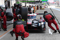 #8 Audi Sport Team Joest Audi R18: Лукас ді Грассі, Лоік Дюваль, Олівер Джарвіс