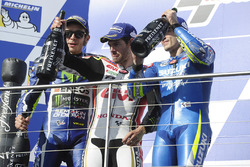 Podium: winnaar Cal Crutchlow, Team LCR Honda, tweede Valentino Rossi, Yamaha Factory Racing, derde