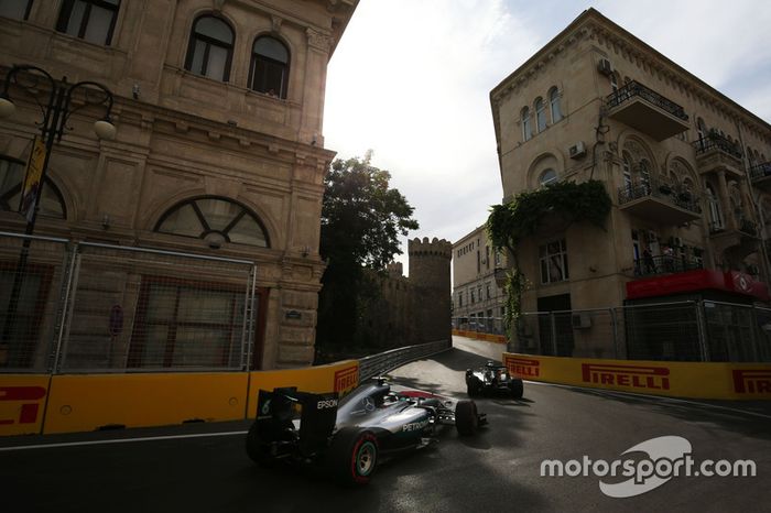 7ª Rosberg en Bakú