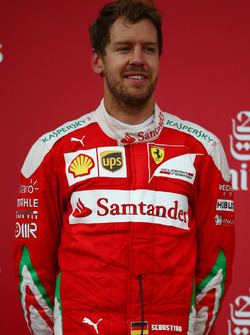 Podio: segundo lugar Sebastian Vettel, Scuderia Ferrari