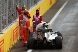 Lewis Hamilton, Mercedes AMG F1 W07 Hybrid choca y queda fuera de la cali
