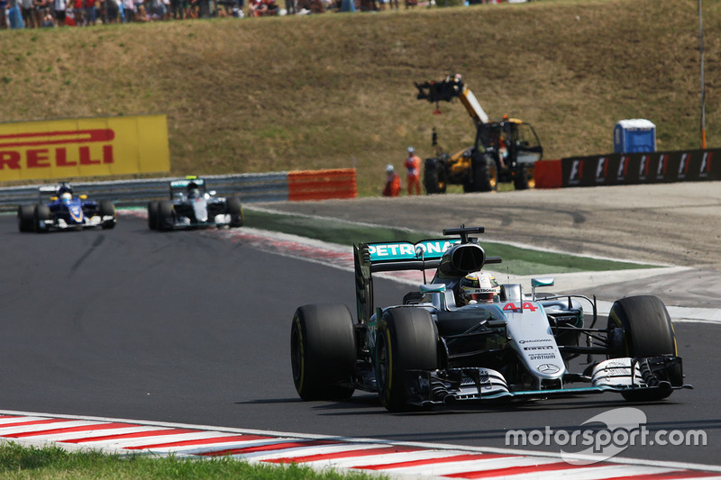 Lewis Hamilton, Mercedes AMG F1 W07 Hybrid